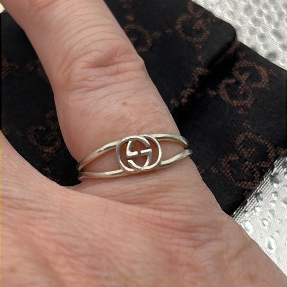 🎁GUCCI INTERLOCKING GG RING size:5.5/6🎁 - Picture 8 of 13